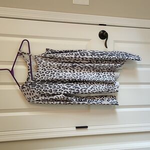 Chaser cold shoulder sweatshirt size large